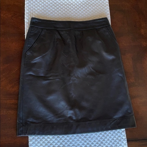 Saks fifth Avenue black leather skirt 6P - Picture 1 of 10